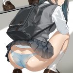 見えてます…よ？ しゃがんでる女の子のえちち画像♪
